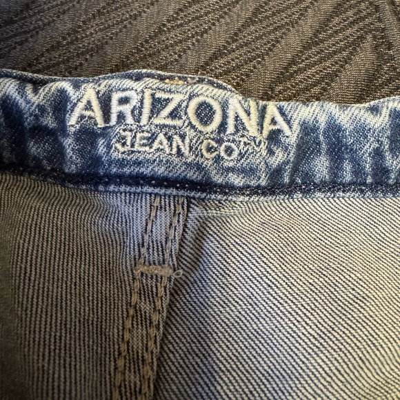 Arizona Jean Company Light Blue Straight Leg Jeans with Bow Embroidery - Picture 5 of 5